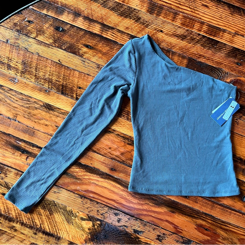 Melrose & Market ribbed one sleeve shirt